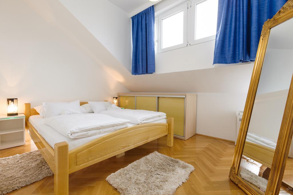 Amigo Comfort Apartments Spalato Esterno foto